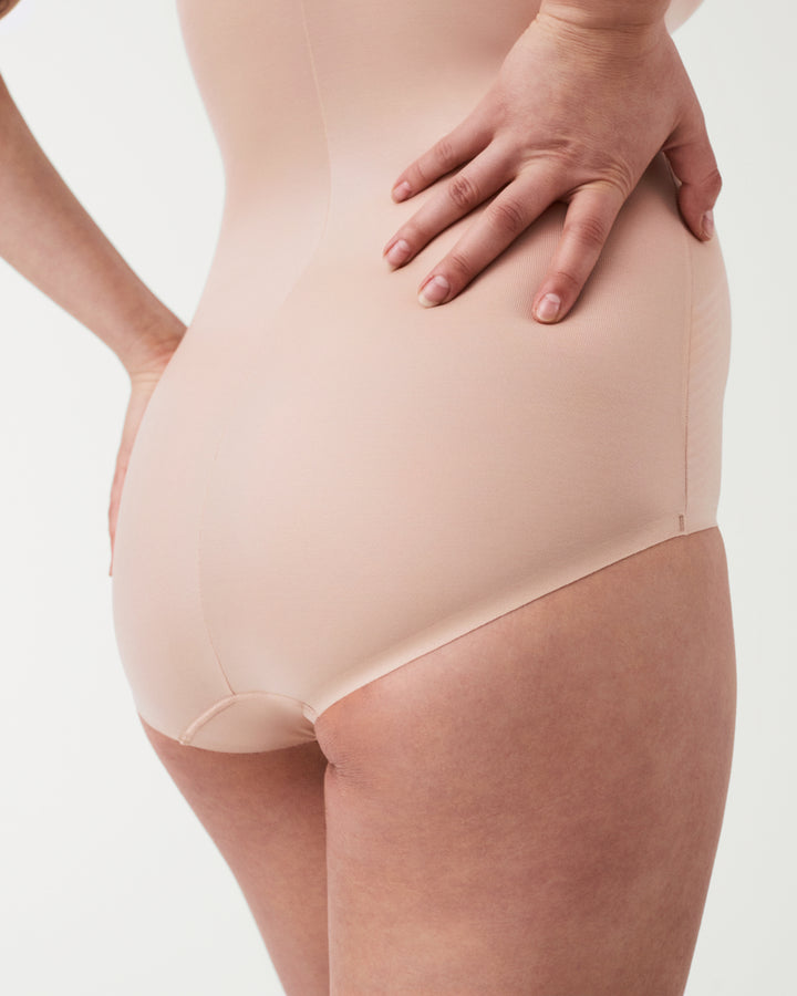 thinstincts tank panty bodysuit spanx